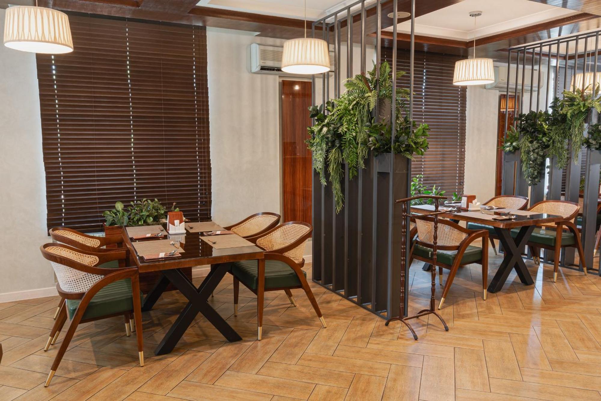 Altair Hotel Shymkent Exterior foto