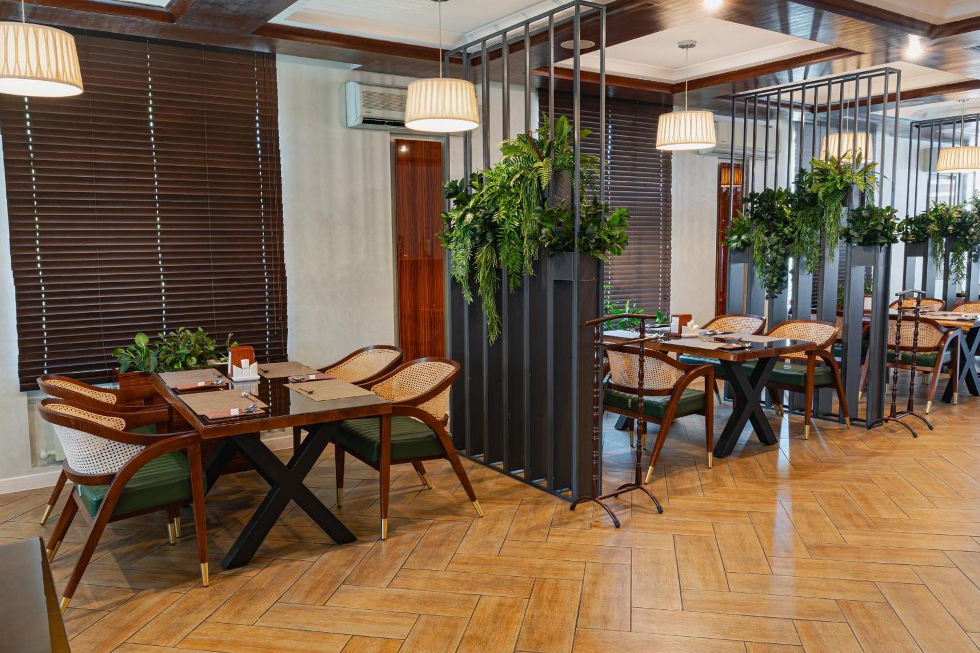 Altair Hotel Shymkent Exterior foto