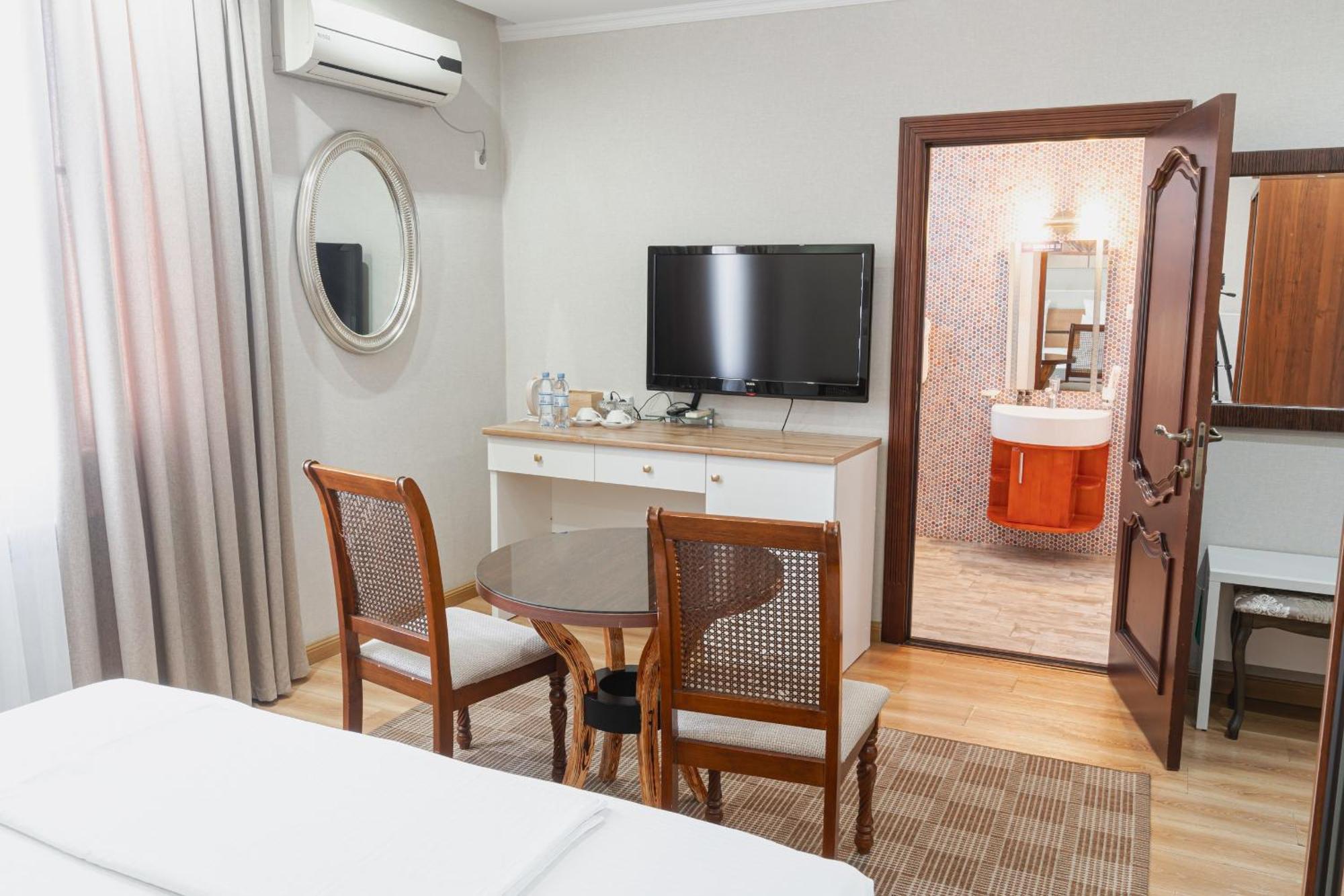 Altair Hotel Shymkent Exterior foto