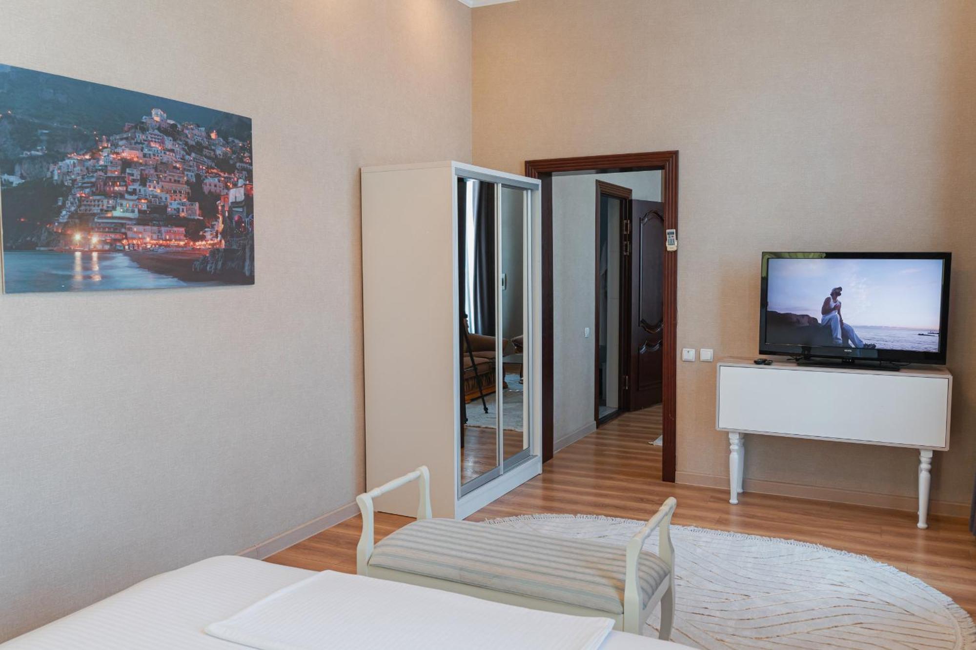 Altair Hotel Shymkent Exterior foto