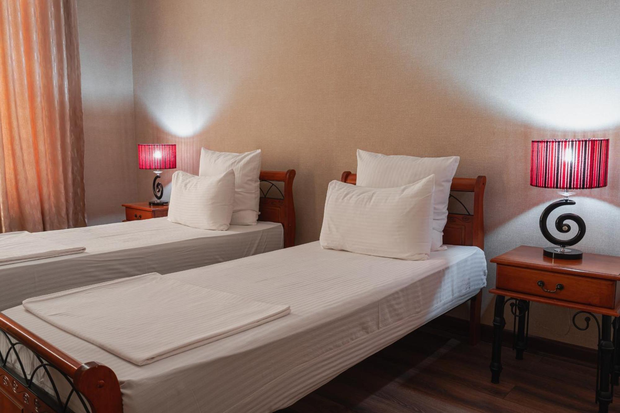 Altair Hotel Shymkent Exterior foto