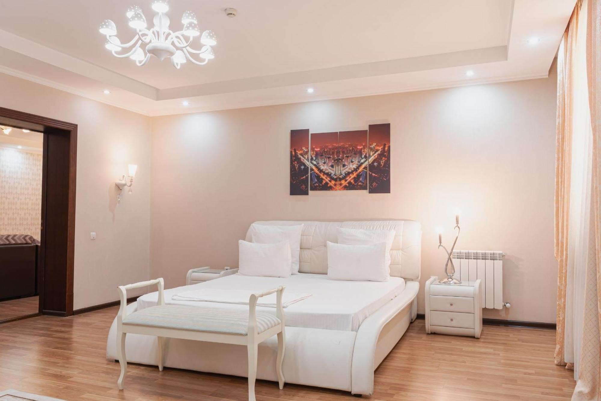 Altair Hotel Shymkent Exterior foto